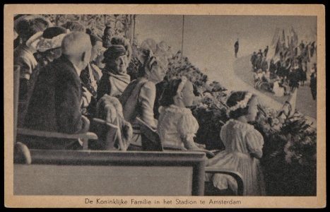 Olympische Spelen. De Koninklijke familie in het Stadion. Uitgave Kunsthandel Nuss, Laren, Afb PBKD00435000025