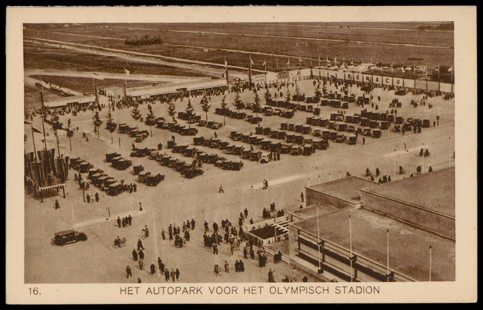 Olympische Spelen. Het autopark voor het Olympisch Stadion. Uitgave Weenenk & Snel, Den Haag, Afb PBKD00435000023