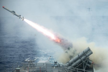 Opening day of Valiant Shield 140915-N-UF697-119