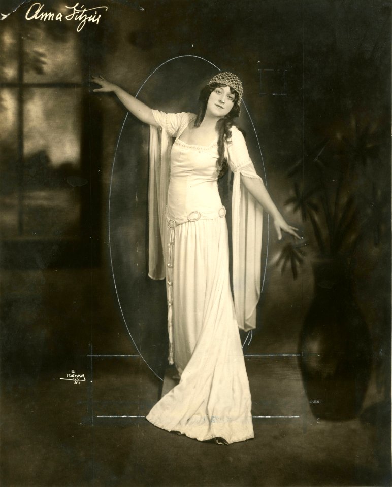 Opera singer Anna Fitziu (SAYRE 543)