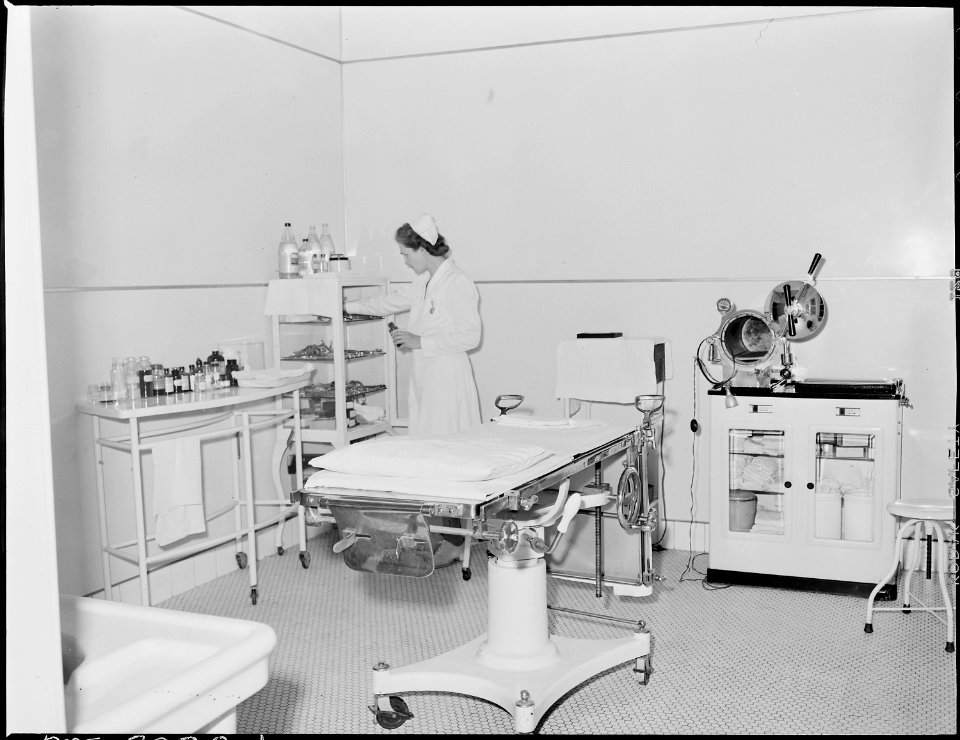Operating room in company owned hospital. Inland Steel Company, Wheelwright ^1 & 2 Mines, Wheelwright, Floyd County... - NARA - 541468
