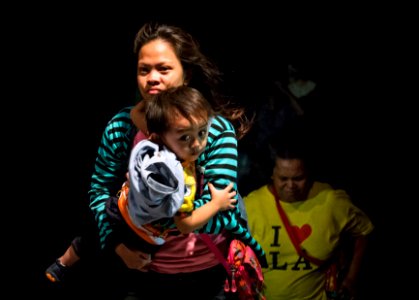 Operation Damayan 131119-N-NI474-179