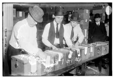 Opening ballot boxes LCCN2014705546