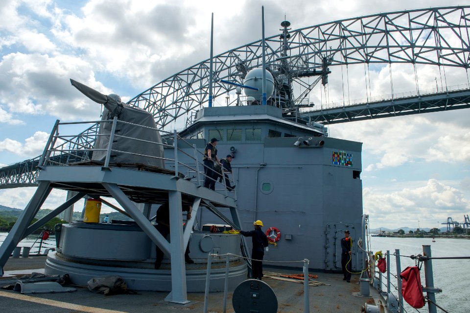 Operation Martillo 150529-N-IG780-043