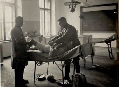 Operationssaal. Aufgenommen am 12.V.1916. BUCZACZ. (BildID 15537465)