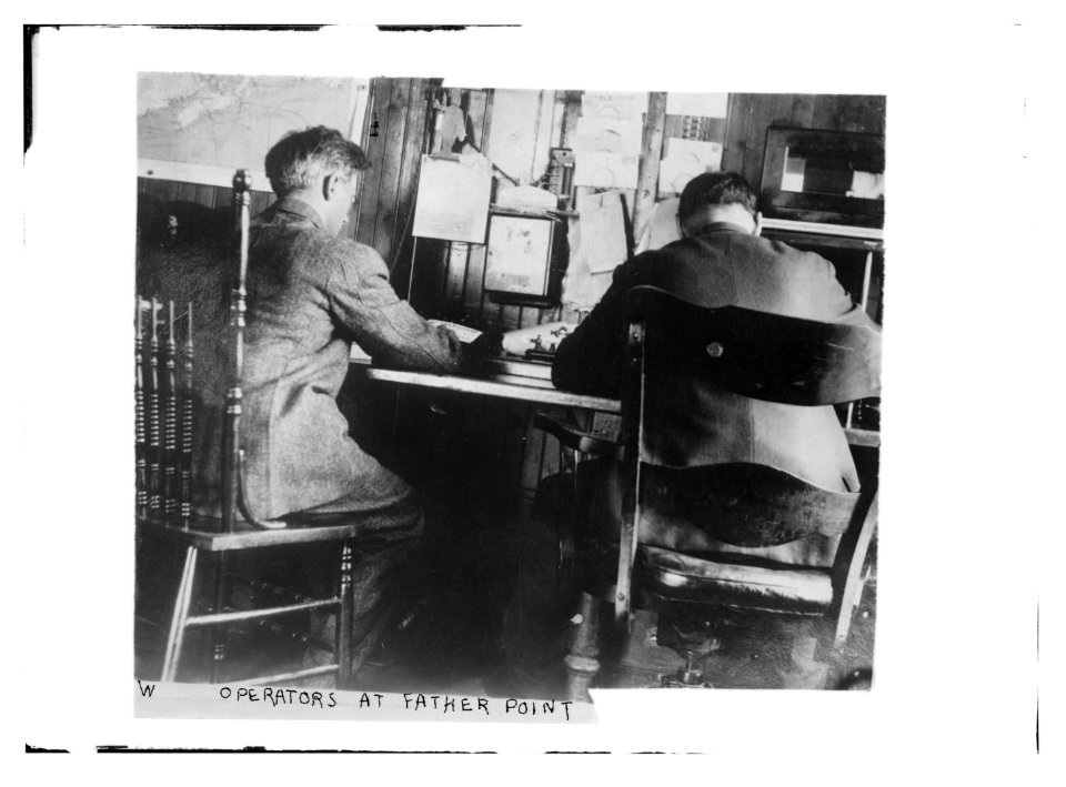 Operators at Father's Point LCCN2014688297