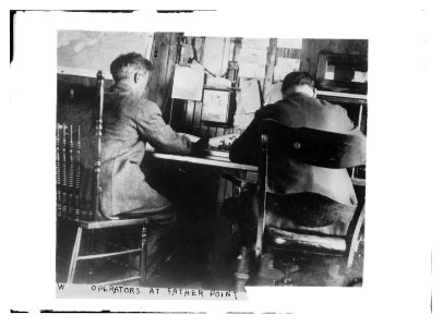 Operators at Father's Point LCCN2014688297