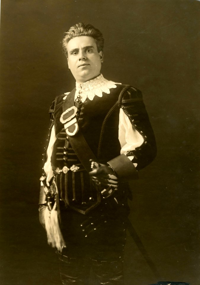 Opera singer Aristodemo Giorgini (SAYRE 2902)