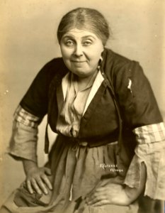 Opera singer Louise Berat (SAYRE 5593)