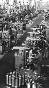 Operai al lavoro in un reparto della Breda fucine, 1958 - san dl SAN IMG-00002298