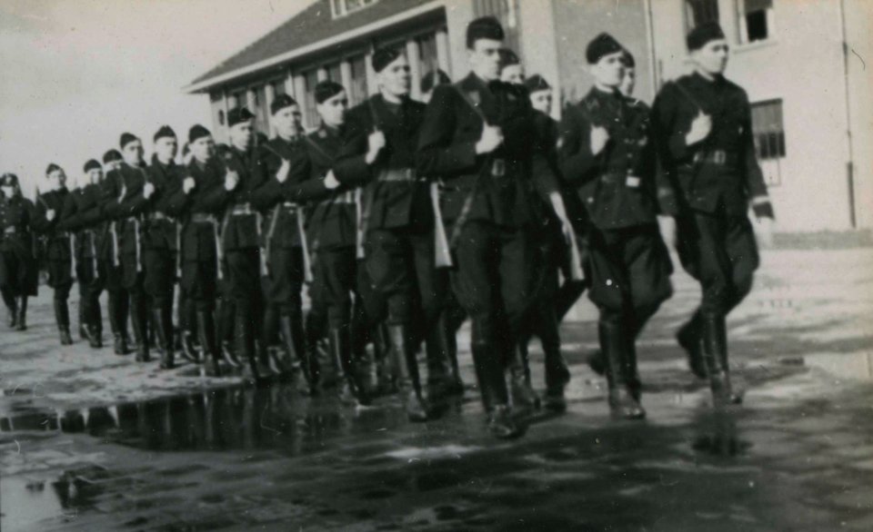 Opleiding Landwacht - Fotodienst der NSB - NIOD - 156309