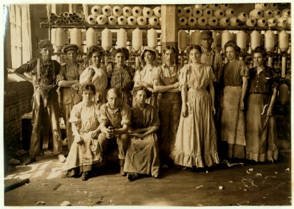 Operatives in Indianapolis Cotton Mill. Noon Hour. Aug., 1908. Wit., E. N. Clopper. LOC cph.3b15650