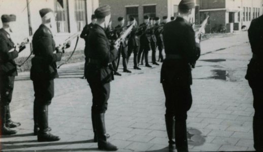 Opleiding Landwacht - Fotodienst der NSB - NIOD - 156311