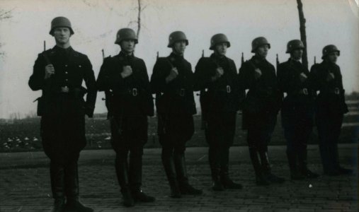 Opleiding Landwacht - Fotodienst der NSB - NIOD - 156315