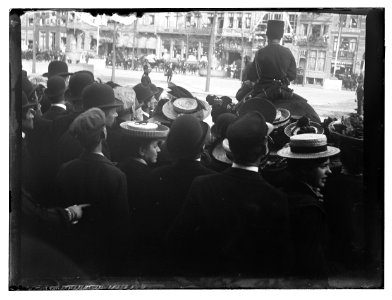 Opening van de Beurs van Berlage door koningin Wilhelmina, foto 1 Jacob Olie (max res)