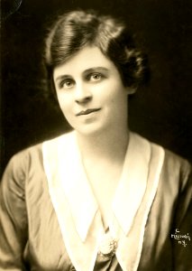 Opera singer Mabel Garrison (SAYRE 282)