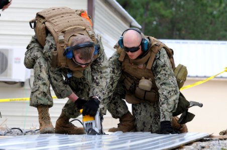 Operation Bearing Duel 2015 150217-N-EP471-962