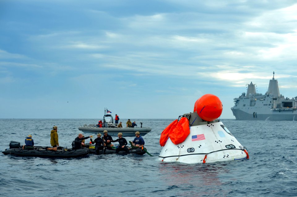 Orion Program 140803-N-FO359-164
