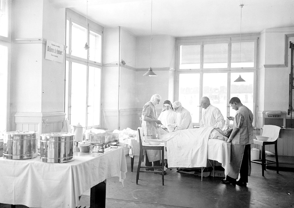Operationssaal in der Etappensanitätsanstalt Olten - CH-BAR - 3238443