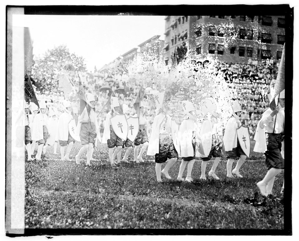 Pageant, Central High, 6-18-20 LCCN2016828231