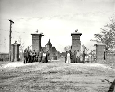 Original Lincoln Gates (University Entrance)