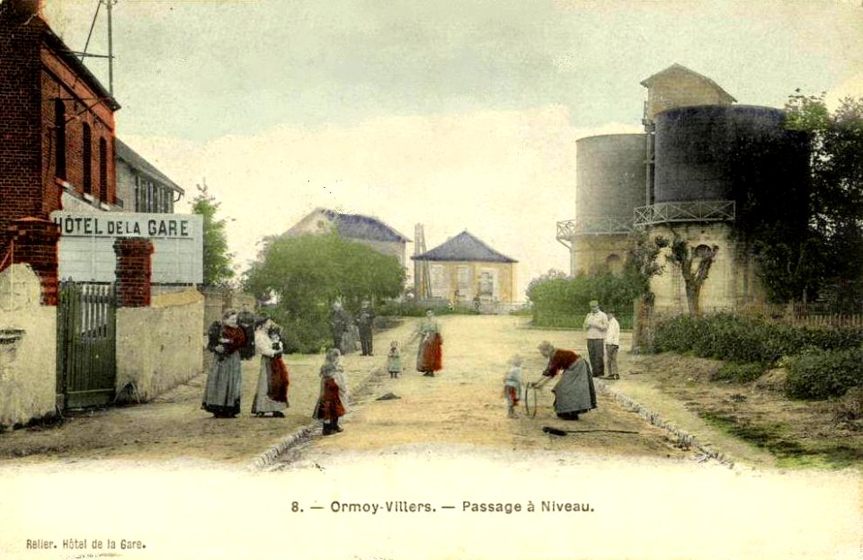 Ormoy-Villers (60), les châteaux d'eau