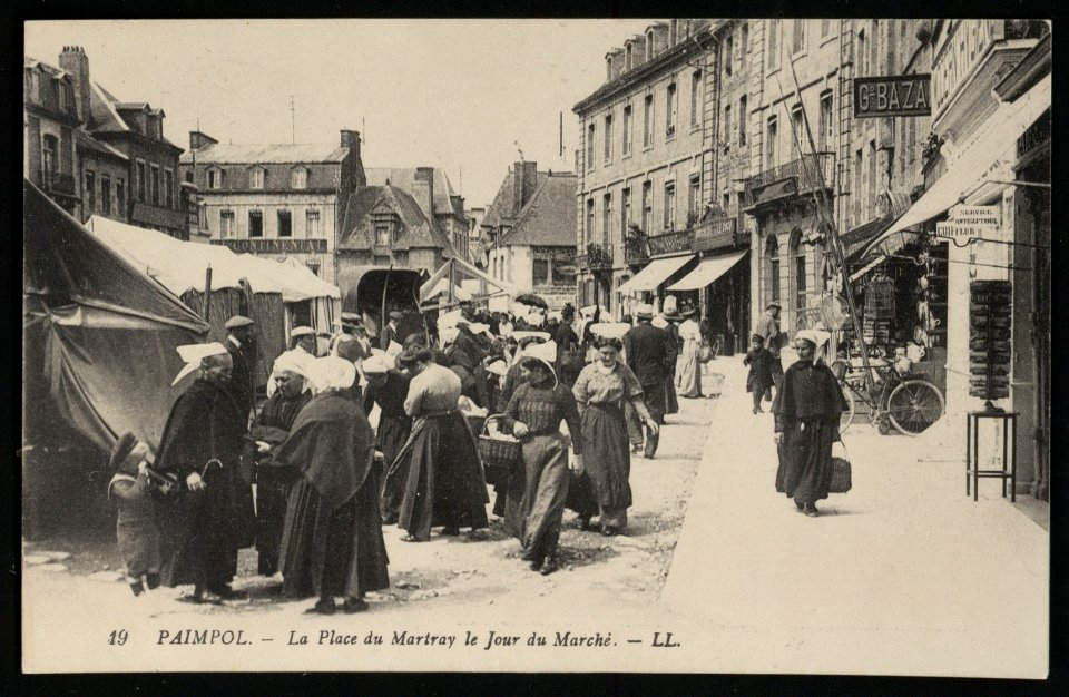 Paimpol - Place du Martray le jour du marché - AD22 - 16FI2722