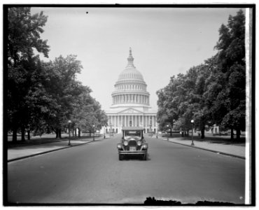 Paige Motor Co. (U.S. Capitol, Washington, D.C.) LCCN2016824220