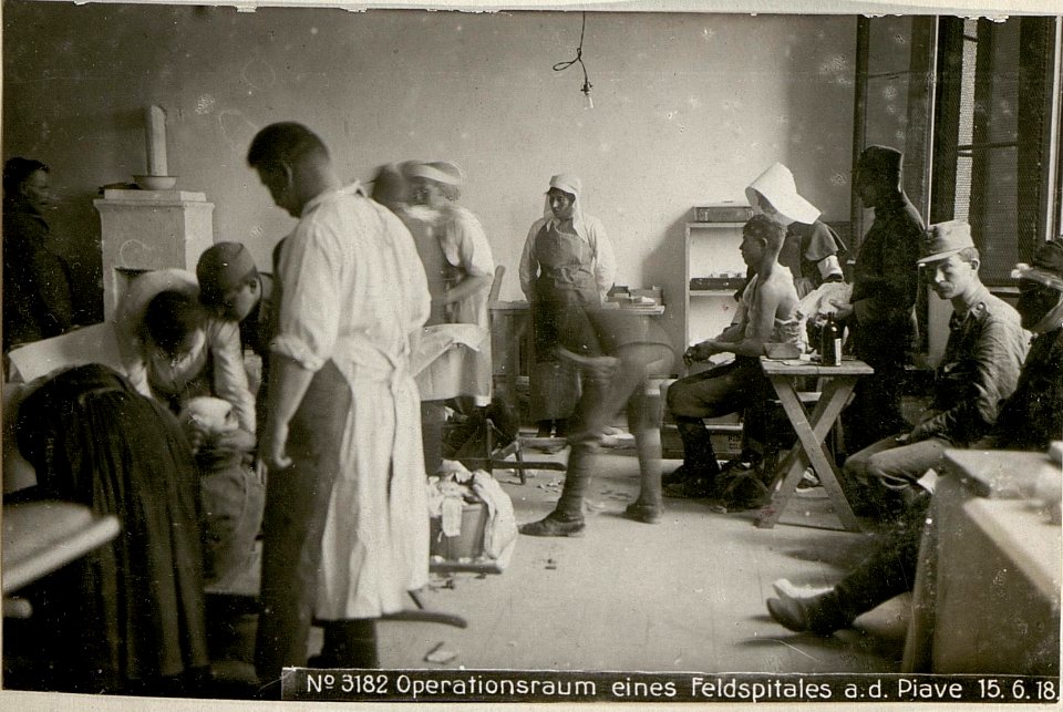 Operationsraum eines Feldspitales a.d. Piave 15.6.18. (BildID 15619660)