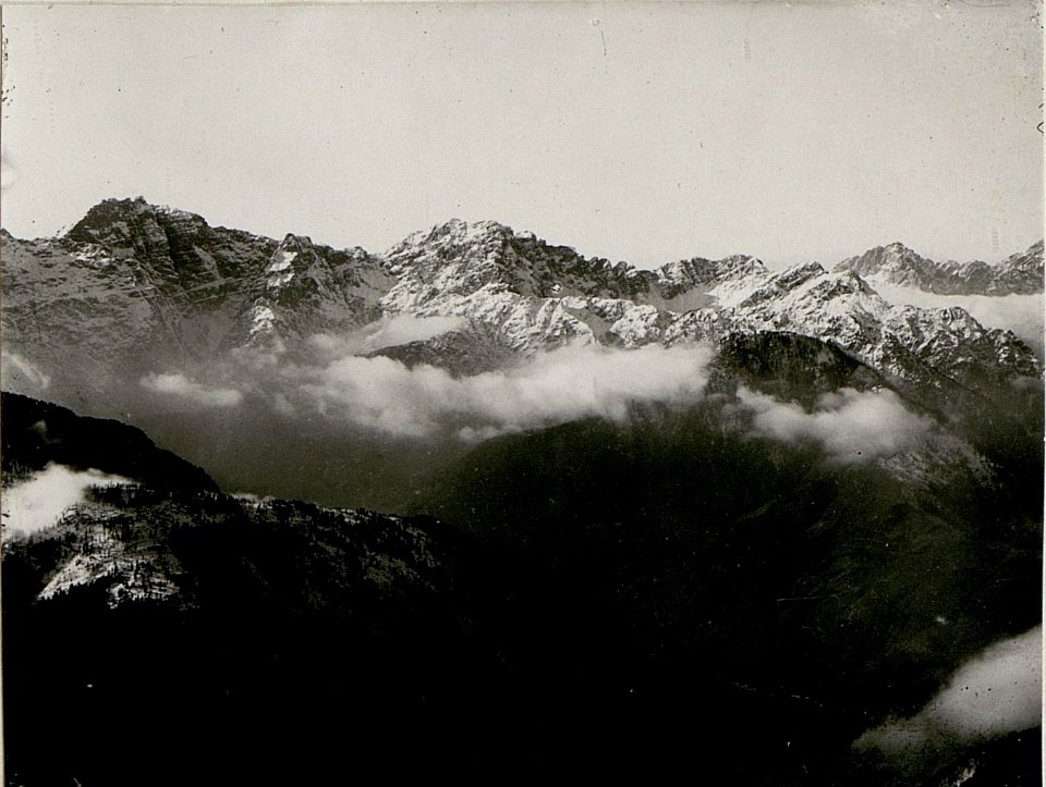 Orientierungspanorama vom Wischberg aus am 26.-I. 1916. IV. Teilbild (BildID 15518551)