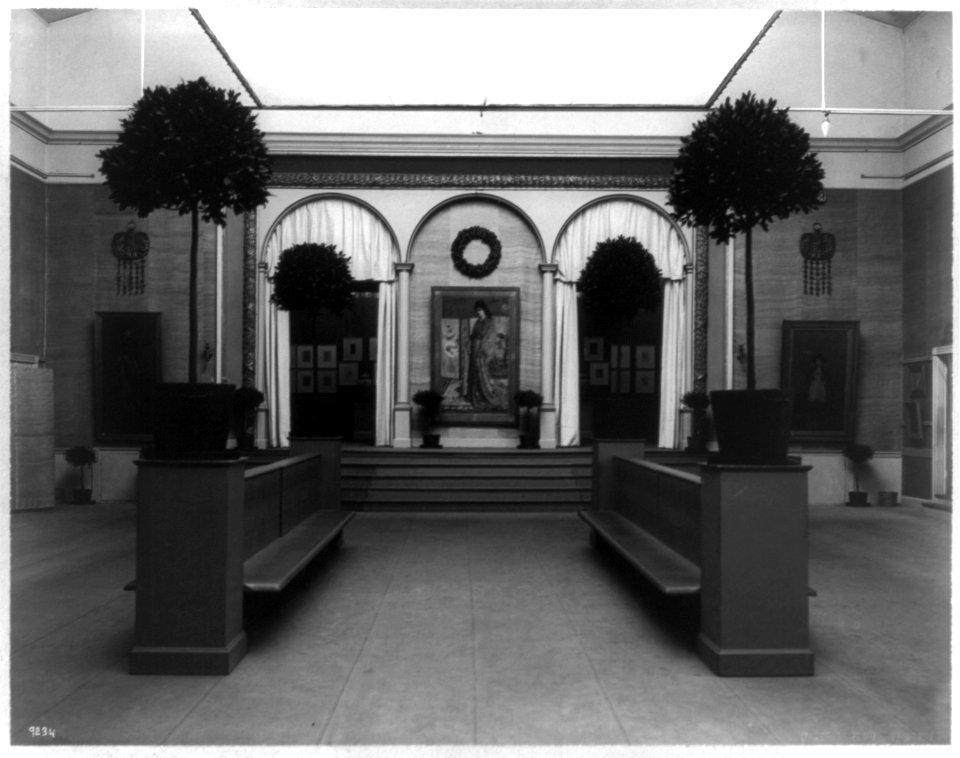 Painting galleries in the Boston Memorial Exhibition, Copley Hall, 1904 LCCN2002708770