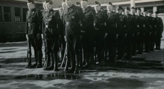 Opleiding Landwacht - Fotodienst der NSB - NIOD - 156310