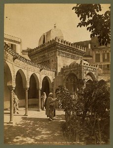 Oran. Cour de la Mosquée du Pacha, (Djamâ-el-Bacha), rue Philippe - N.D. Phot. LCCN2004665040