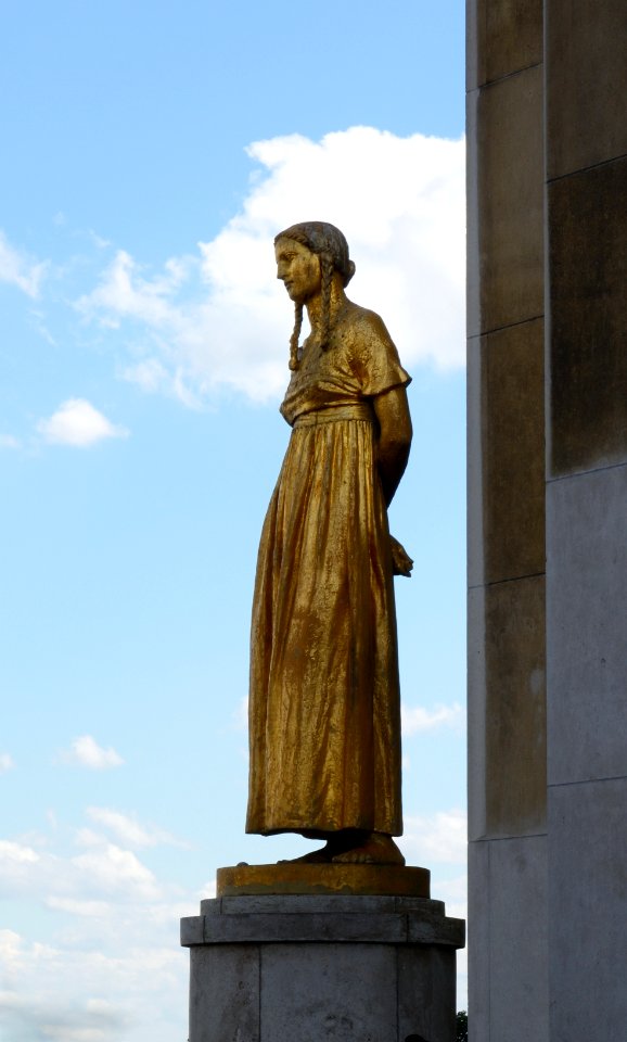 Palais de Chaillot-Sculpture exterieur-DSC 2344w