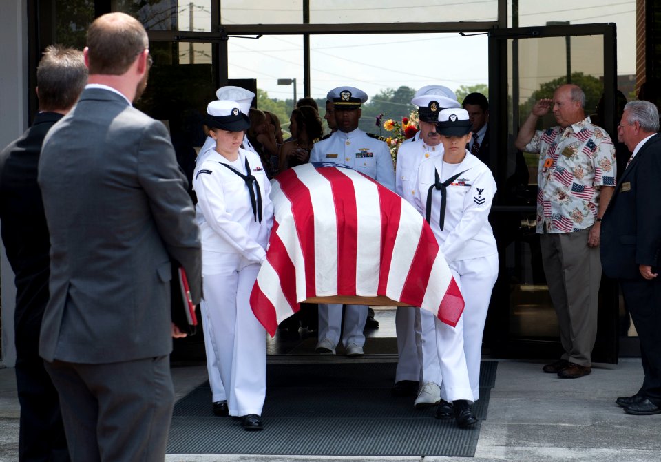 Pallbearers carry the casket of Logistics Specialist 2nd Class Randall Smith after a service at First Baptist Church in Fort Oglethorpe, Ga. (20071164336)