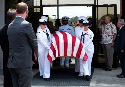 Pallbearers carry the casket of Logistics Specialist 2nd Class Randall Smith after a service at First Baptist Church in Fort Oglethorpe, Ga. (20071164336)