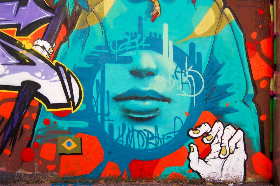 Painting graffiti public