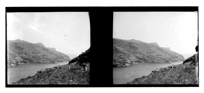 Paisatge costaner, probablement de la Costa Brava (Vdr-24 4)