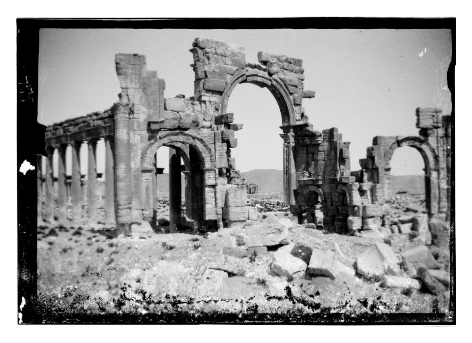 Palmyra (Tadmor). Triumphal arch at entrance to colonnade LOC matpc.12345