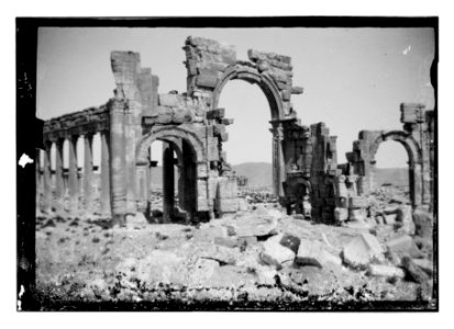 Palmyra (Tadmor). Triumphal arch at entrance to colonnade LOC matpc.12345