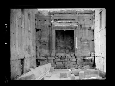Palmyra. Temple of Ball. Interior. The southern statue niche LOC matpc.15505