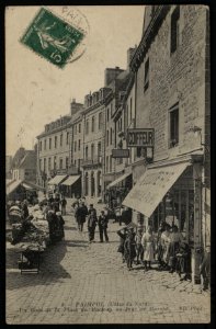 Paimpol - Coin de la Place du Martray un jour de marché - AD22 - 16FI2715