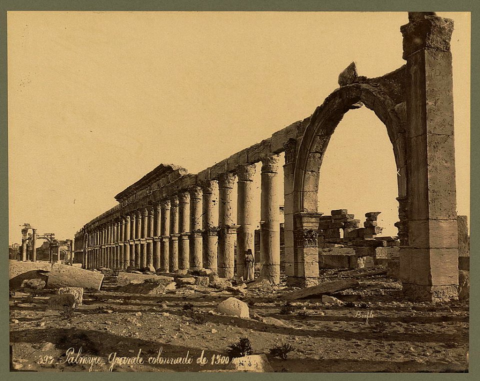 Palmyre. Grande colonnade de 1500 métré - Bonfils. LCCN2004670479