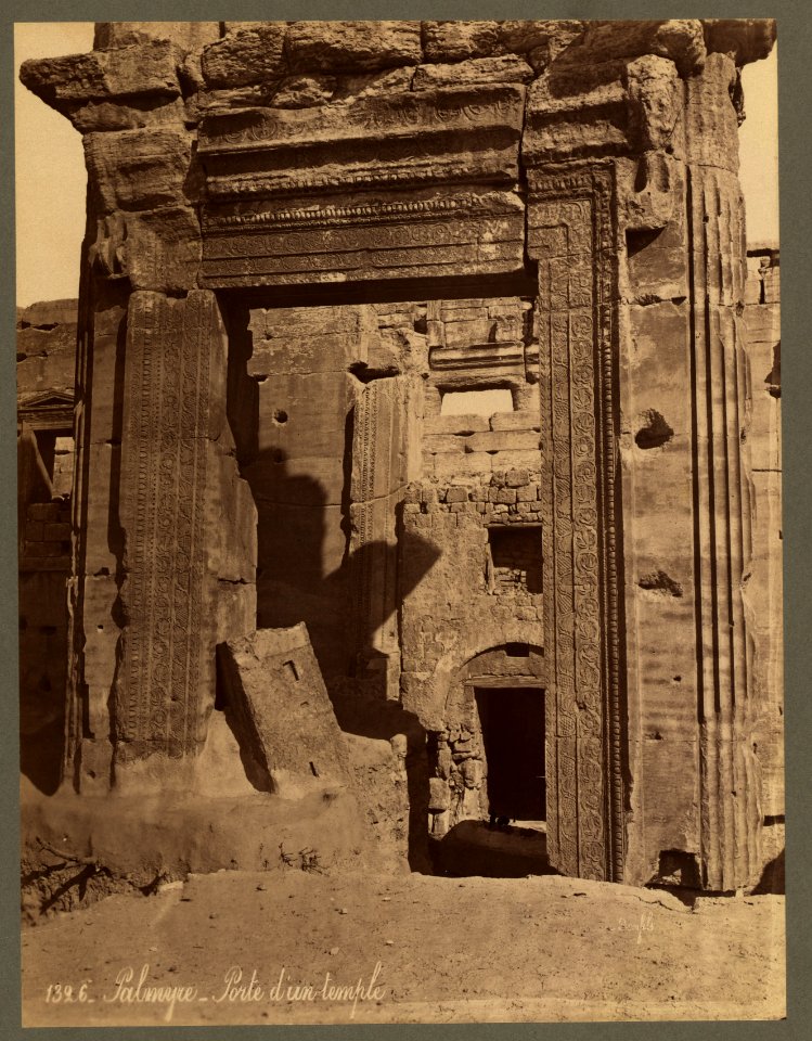 Palmyre. Ruines d'un petit temple - Bonfils. LCCN2004670492