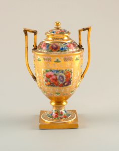 Pair Of Vases And Cover, ca. 1795 (CH 18312415-2)