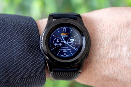Heart rate monitor style clock shield