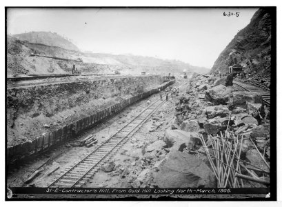 Panama Canal in construction- Contractor's Hill, from Gold Hill looking north LCCN2014683055