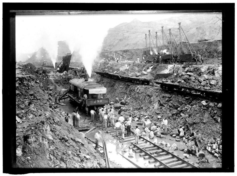 PANAMA CANAL LCCN2016864866