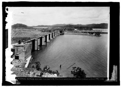 Panama Canal, Miraflores spillway & lock LCCN2016821457 photo