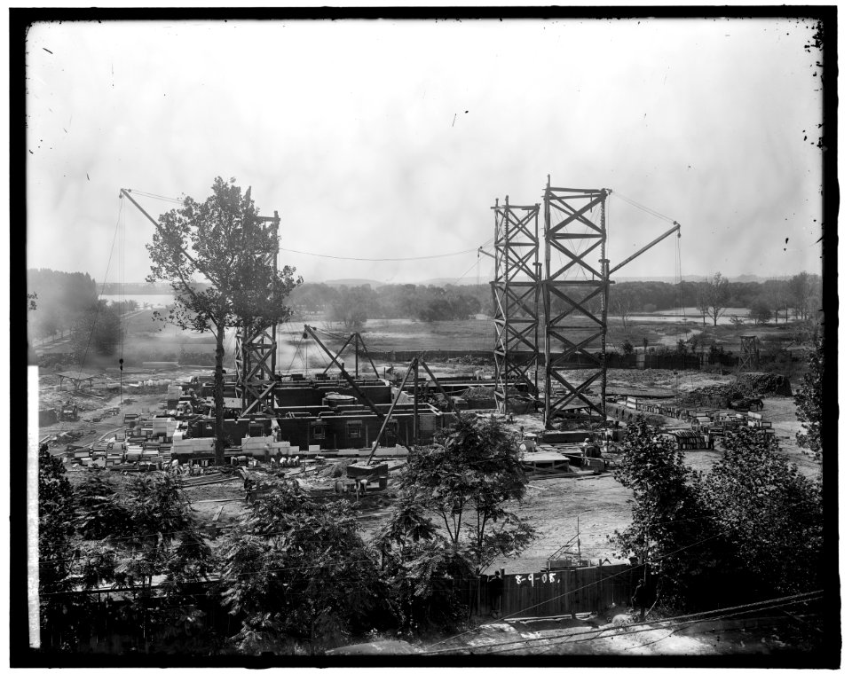 PAN AMERICAN UNION UNDER CONSTRUCTION LCCN2016870948